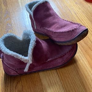 LL Bean Women’s Mountain Slippers size 6